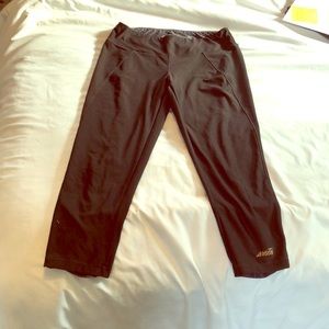 Avia running capris
